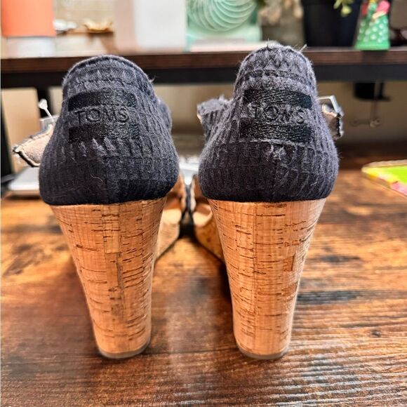 NWOB Toms Black Textile Cork Clarissa Wedges SIZE 9.5 - Picture 9 of 9